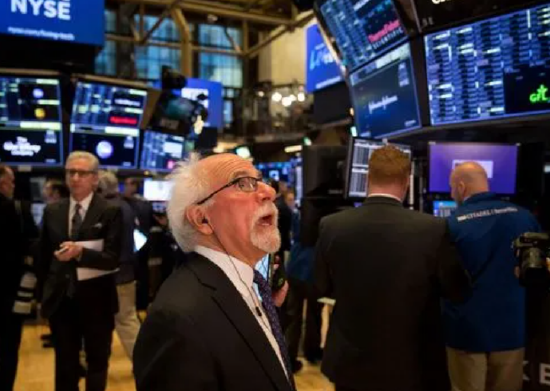 盘前:三大股指期货小幅走高 市场等待关于美联储后续行动的线索