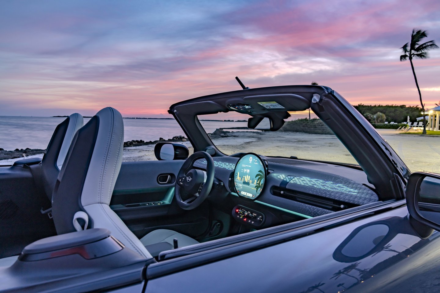 宝马发布新一代 MINI Cooper 敞篷车:18 秒自动开启车顶,2.72 万英镑起