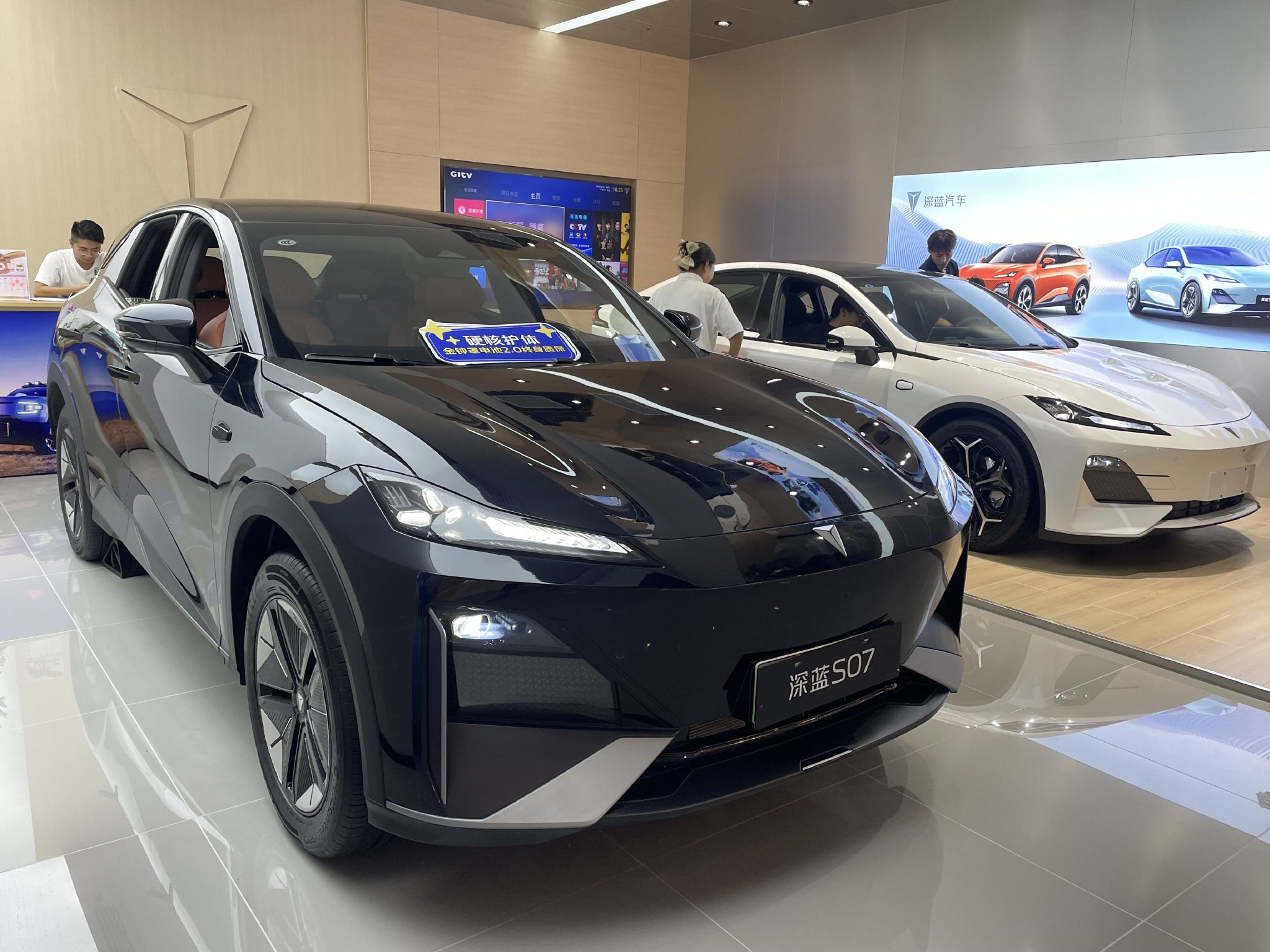 实探车市“金九银十”:车企忙推新车,销售加班到半夜,经销商有望摆脱亏损?