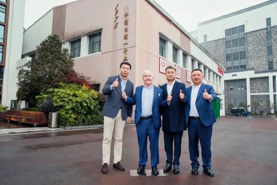 频频称赞“很棒”!全球投资界泰斗罗杰斯探秘贵州珍酒