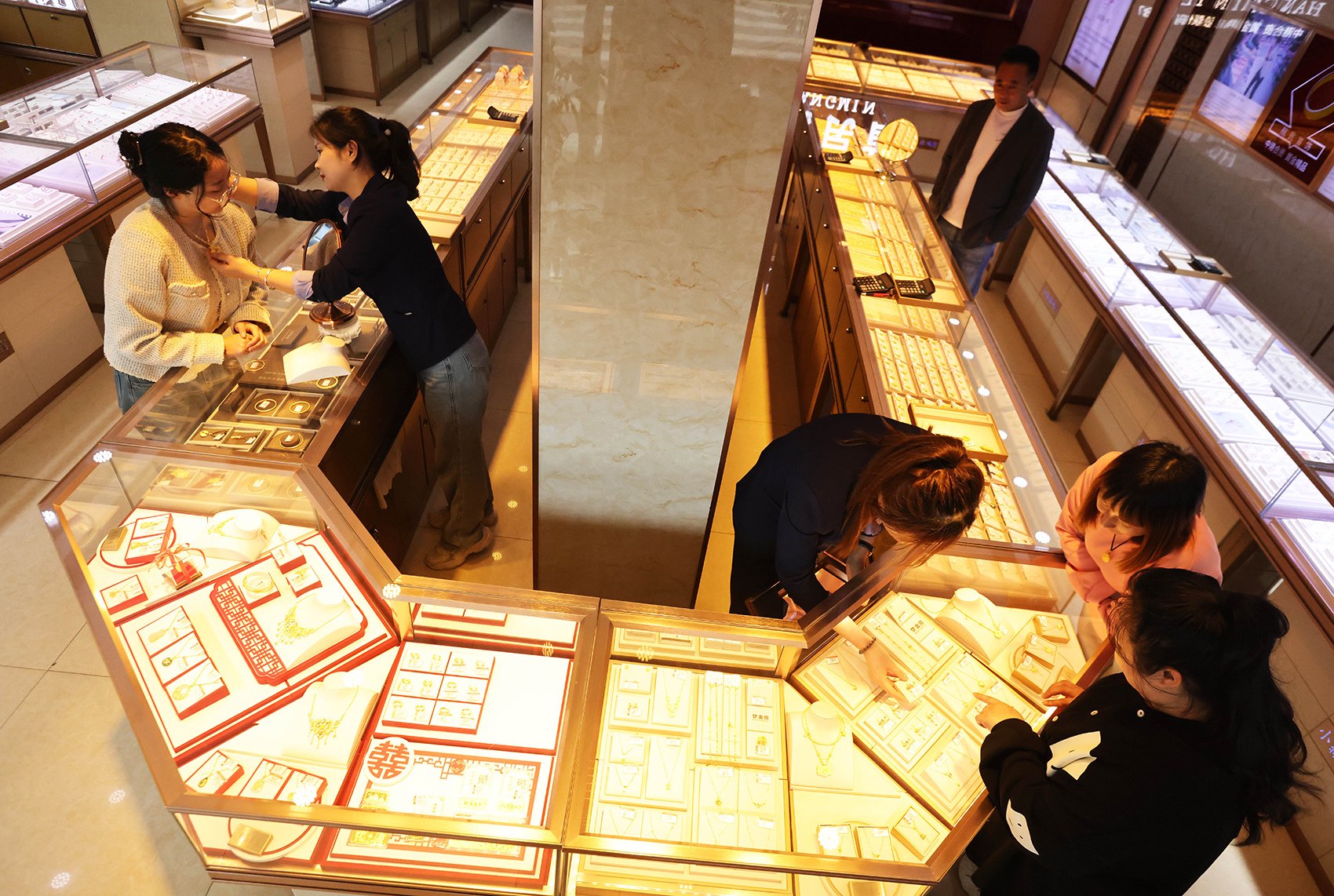 时隔半年,中国人民银行再增持黄金!金价未来怎么走?释放什么信号?专家解读......