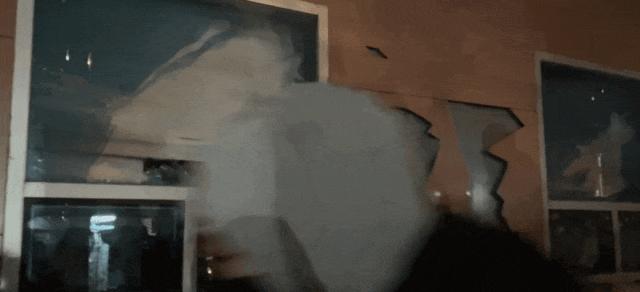 尹锡悦被拘,上百支持者攻入法院打砸破坏、与警察冲突,45人被捕,多名警察伤势严重!韩国代总统:强烈遗憾