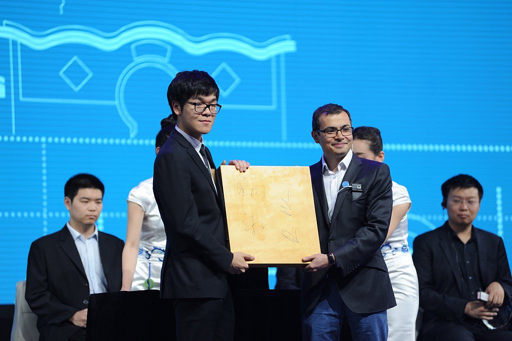 诺奖得主放话:AI设计的药物或将在年底冲击临床试验