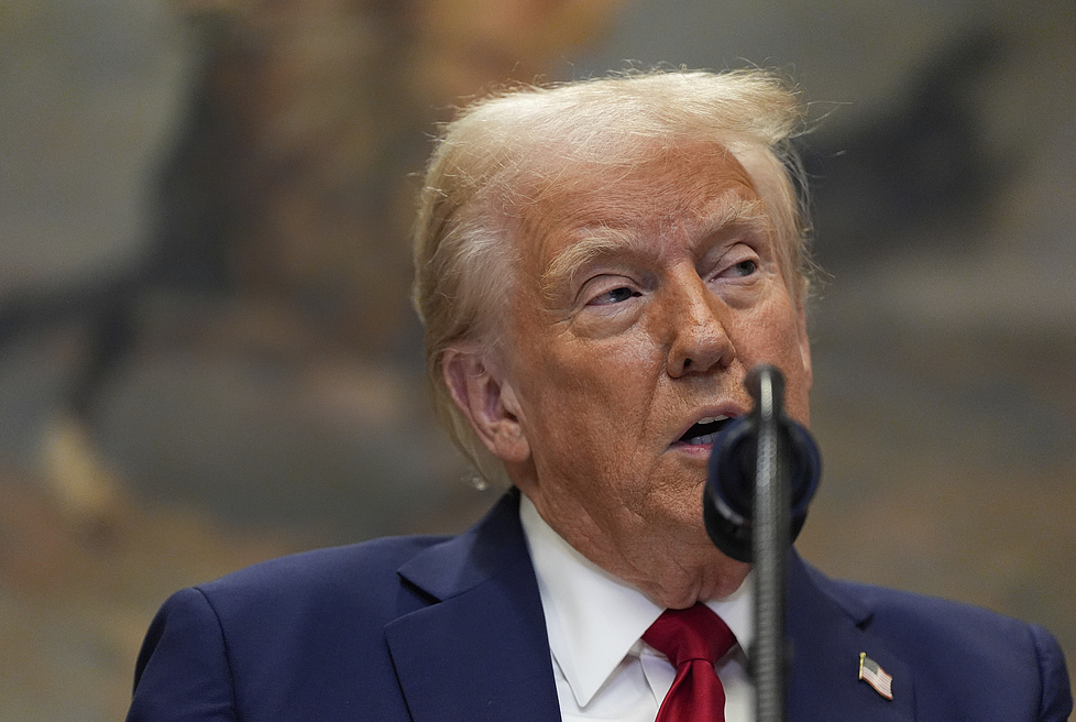 被起诉后,白宫:法庭见