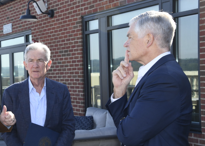 美联储官员:当前货币政策具限制性,降息需等待更多通胀进展