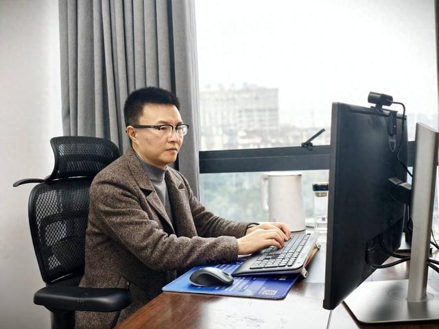 全国人大代表董伟:将继续建议减轻多孩家庭的基本生活成本支出