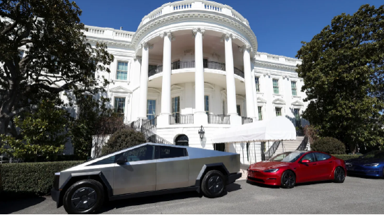 特斯拉召回46000辆Cybertruck,称外部面板可能增加“撞车风险”