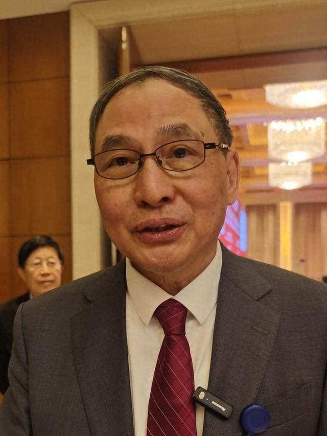 郑永年:随着中国转向技术原创,美国打压限制其实为时已晚