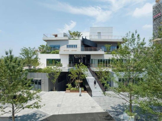 直击博鳌|对话建筑设计师青山周平:在AI时代停下脚步,探索人类真正的空间需求