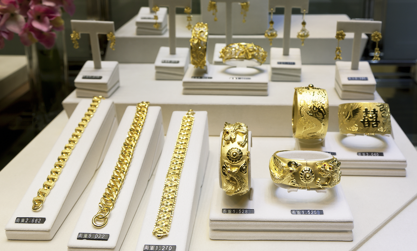 国际金价再创新高,金饰价格升至934元/克