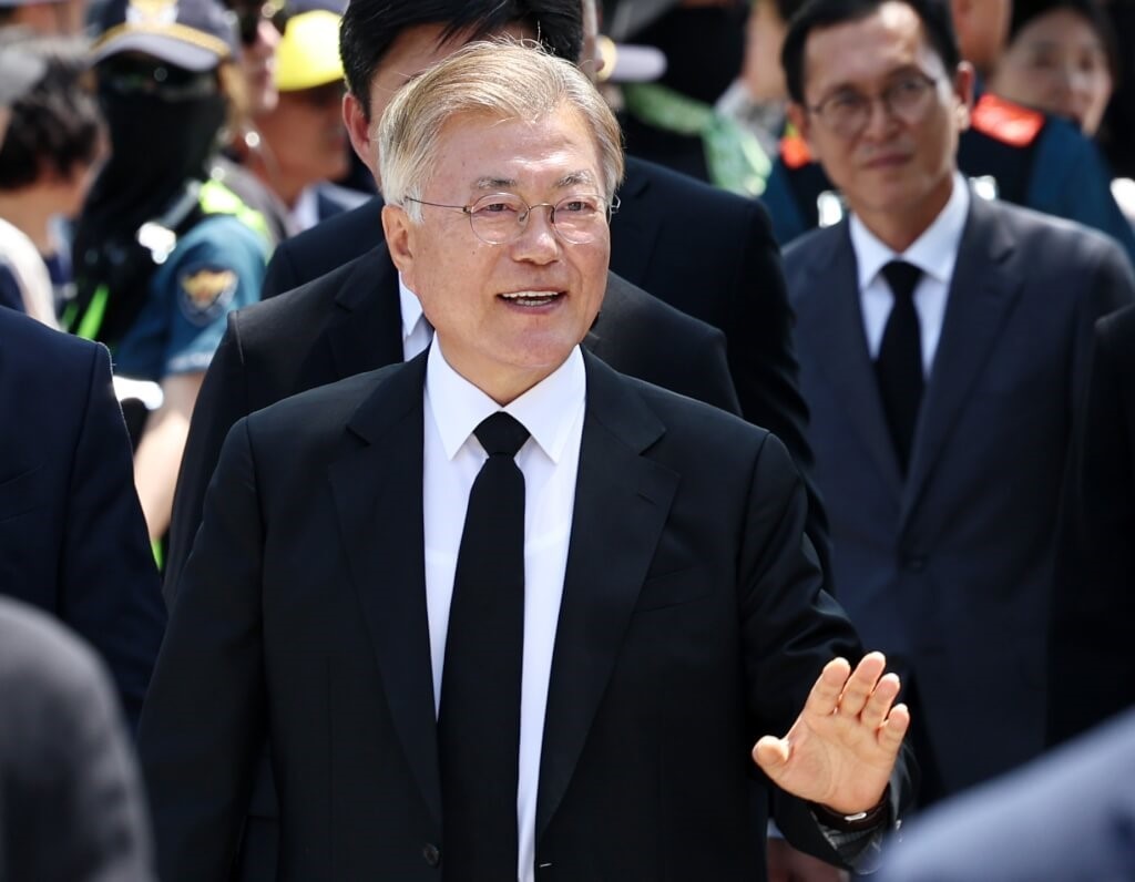 韩媒:韩国检方以涉嫌受贿指控传唤前总统文在寅接受讯问