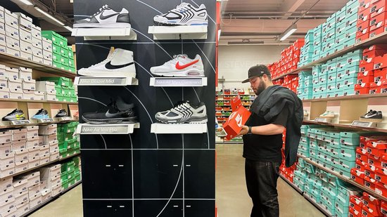 通胀担忧加剧致四月密歇根大学消费者信心指数暴跌