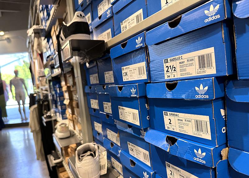 美国鞋类巨头请求白宫豁免关税 称已构成“生存威胁”