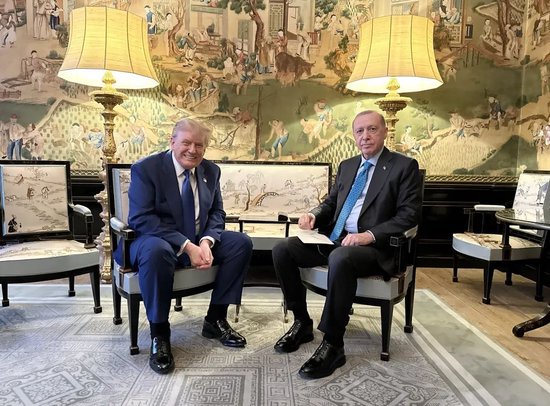 牛弹琴:特朗普被他吃豆腐了,但我还有一个疑问