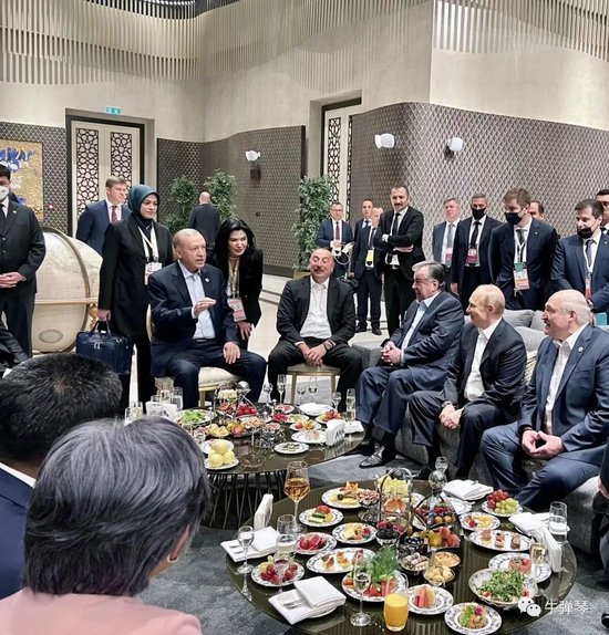 牛弹琴:特朗普被他吃豆腐了,但我还有一个疑问