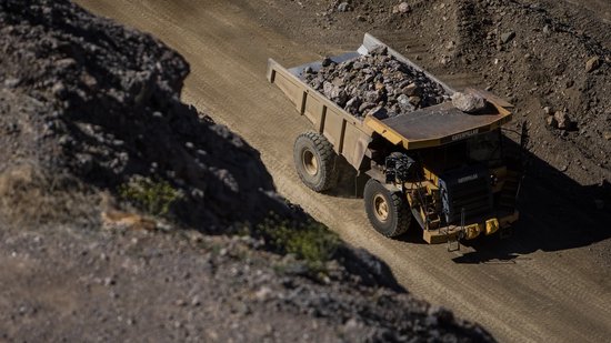 政府支持的MP Materials股价飙升,因稀土氧化物产量创纪录且亏损收窄