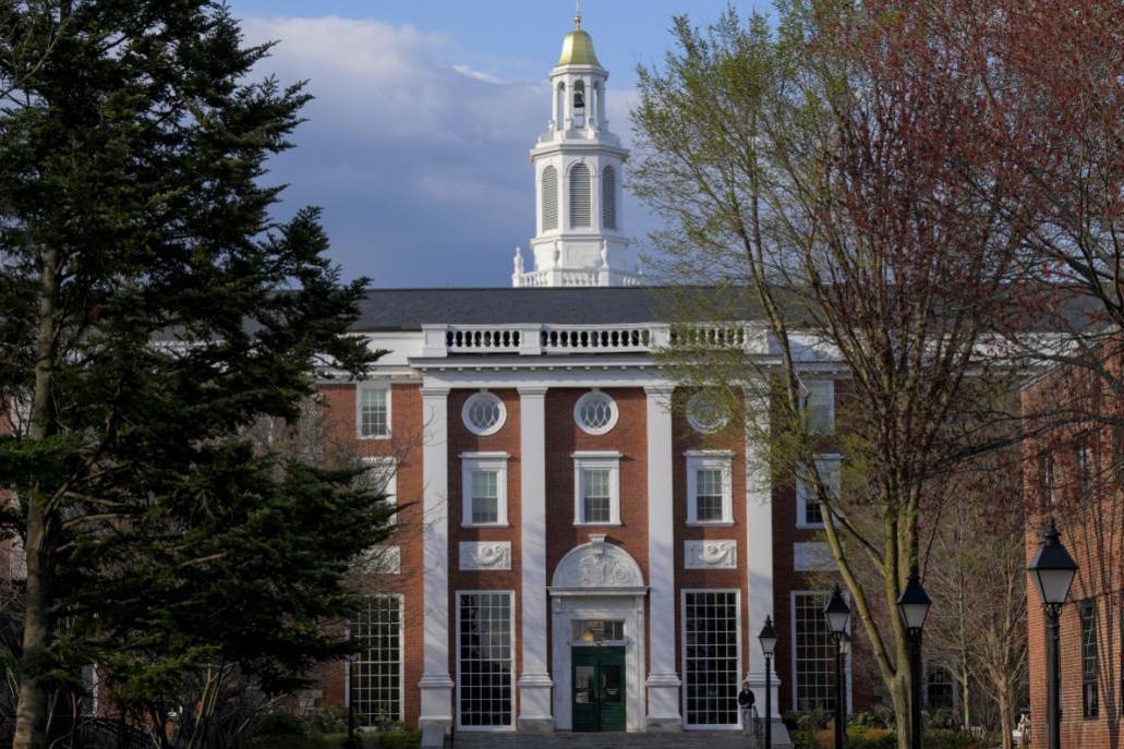 美国政府升级对哈佛大学限制举措