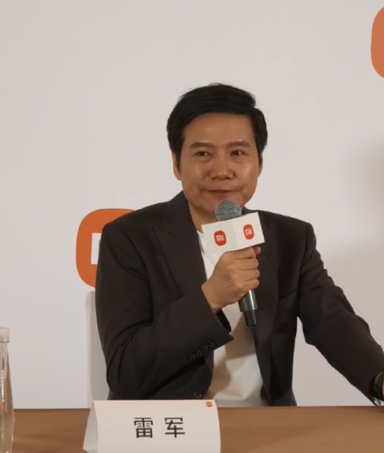 对话雷军:今天国产汽车都在进步之中,没必要搞的很难看